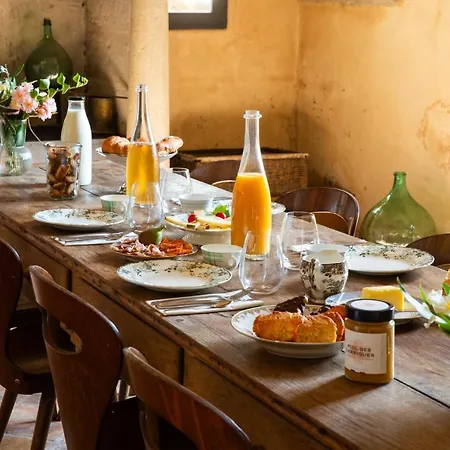 Frühstückspension Prieure Saint-nicolas - Les Maisons 4*