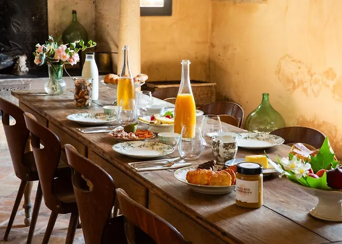 Alojamento de Acomodação e Pequeno-almoço Prieure Saint-nicolas - Les Maisons 4*